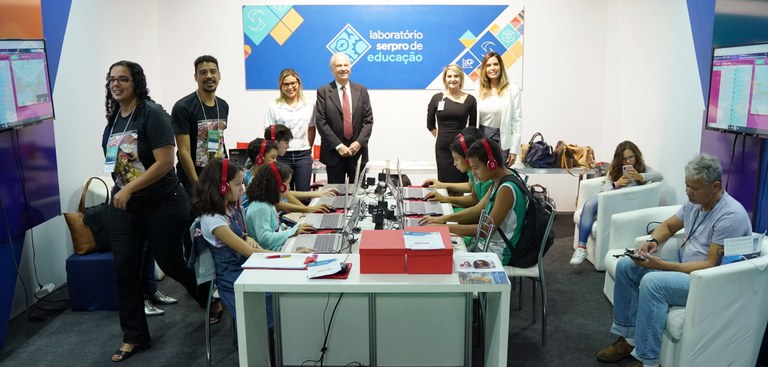 Registro das atividades do Laboratório Serpro de Educação durante a Semana Nacional de Ciência e Tecnologia em Brasília