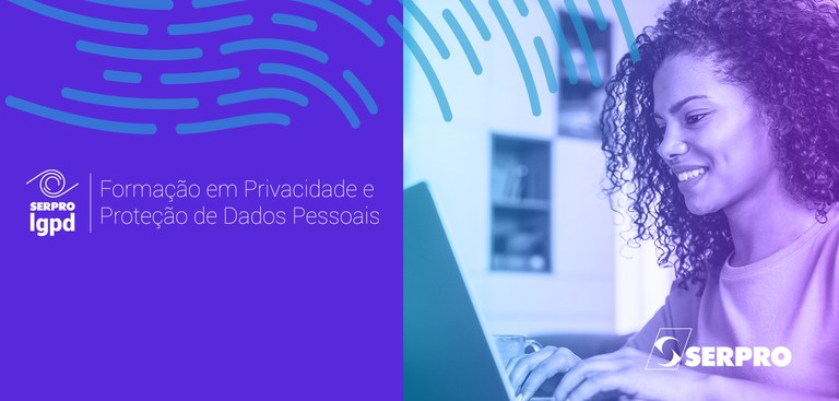 No lado esquerdo, a marca da Formação em Privacidade e Proteção de Dados Pessoais. À direita, imagem de uma mulher acessando computador