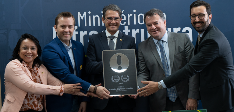 Jaqueline Neves (Minfra), Leandro Albuquerque, Frederico Carneiro (Senatran), André de Cesero (Serpro) e Leandro Albuquerque (Minfra)