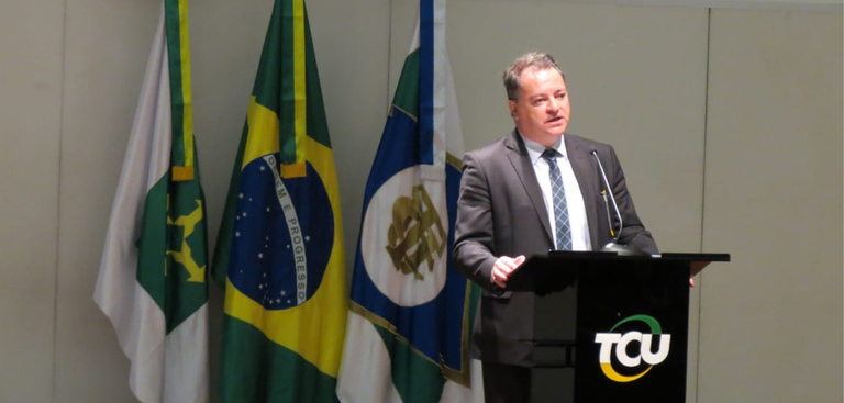 Diretor de Relacionamento com Clientes do Serpro, André de Cesero, discursa durante a abertura do VII Fórum Nacional de Transferências da União