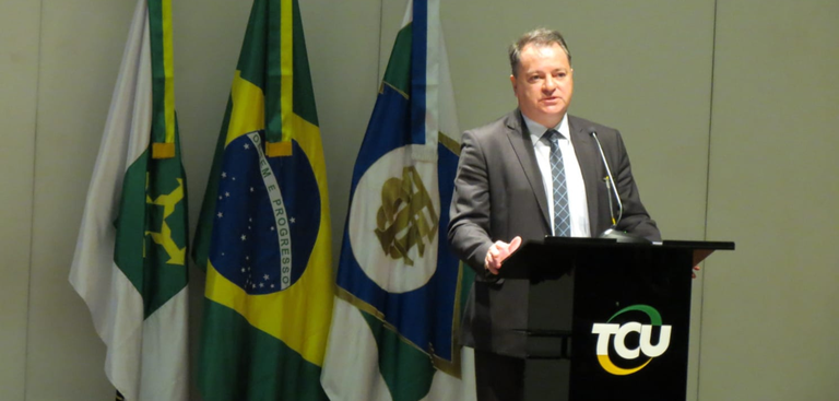 Diretor de Relacionamento com Clientes do Serpro, André de Cesero, discursa durante a abertura do VII Fórum Nacional de Transferências da União