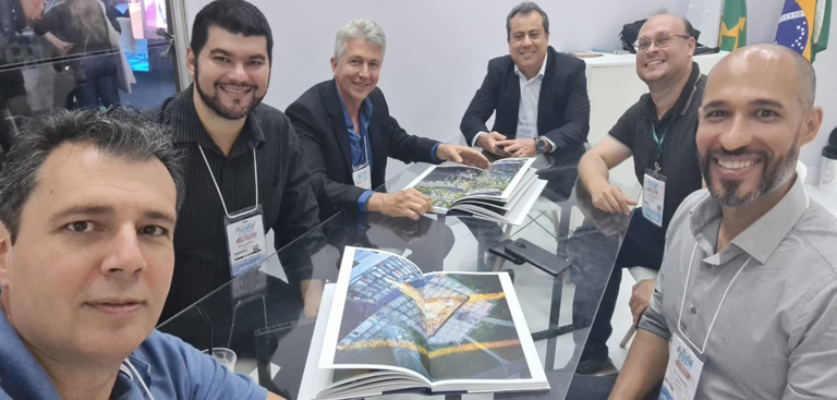 Equipe Serpro presente ao Abav Expo 2022, evento realizado no Centro de Convenções de Pernambuco