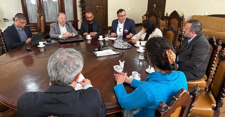 Presidente do Serpro Alexandre Amorim em reunião na Secretaria de Fazenda do RS