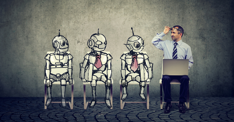 Ilustração de três robôs sentados junto a um humano