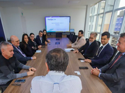 Diretor André de Cesero participa de reunião com a Prefeitura de Florianópolis