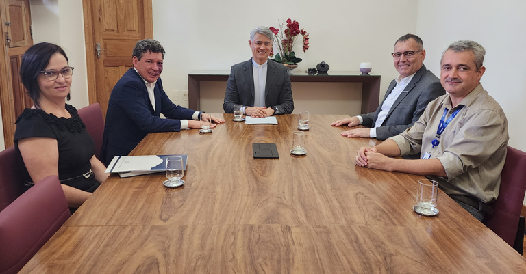 Reunião aconteceu no prédio da Reitoria da Pontifícia Universidade Católica de Minas Gerais Reunião aconteceu no prédio da Reitoria da Pontifícia Universidade Católica de Minas Gerais