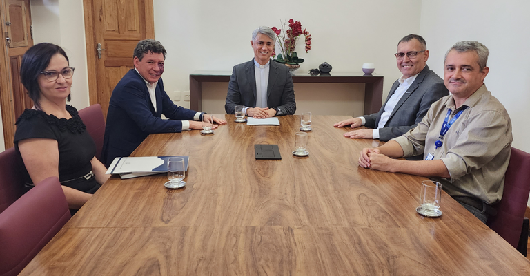 Reunião aconteceu no prédio da Reitoria da Pontifícia Universidade Católica de Minas Gerais