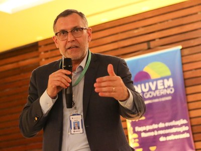 Amorim no lançamento da Nuvem de Governo.jpg