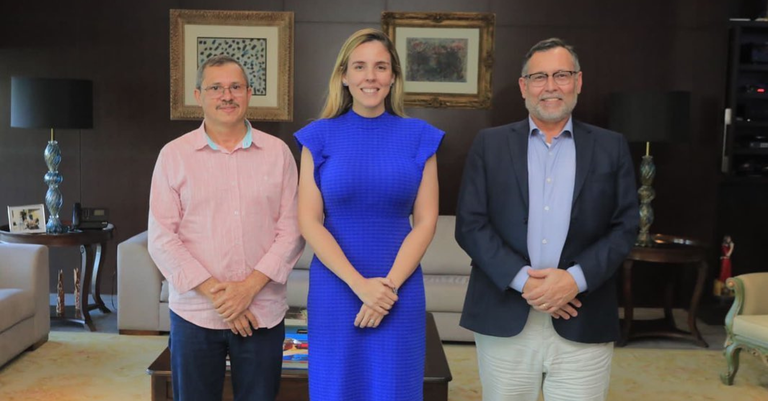 Registro do encontro do presidente do Serpro com a vice-governadora do Ceará. (Crédito da foto: Instagram @jaderomero)