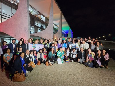 Palácio do Planalto recebe iluminação alusiva ao Dia do Orgulho LGBTQIA+