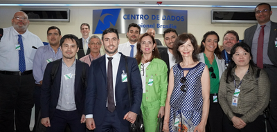 Serpro recebe comissão da RFB e OCDE no Centro de Dados de Brasília
