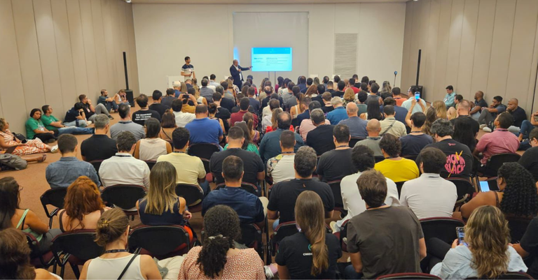 Masterclass realizada pelo Serpro nesta quarta-feira, no Web Summit Rio, contou com auditório lotado