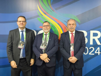 O diretor do BNDES, Nelson Barbosa, o presidente do Serpro, Alexandre Amorim, e o presidente do BNDES, Aloizio Mercadante