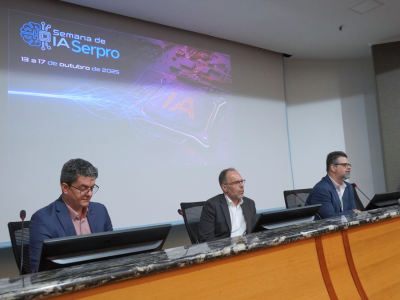 Welsinner Brito, André Agatte e Sérgio Kamache compuseram a mesa de abertura da Semana de IA Serpro