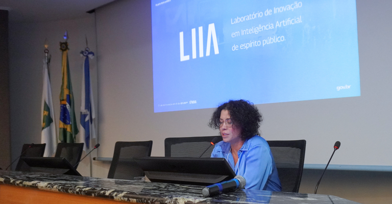 Patrícia Baldez apresentou a palestra "Inovação com propósito – o caso LIIA" durante a Semana de IA do Serpro
