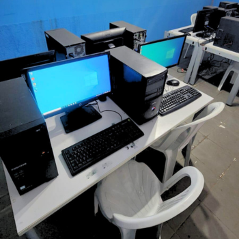 Computadores doados ao Instituto Geração Viva, no Distrito Federal