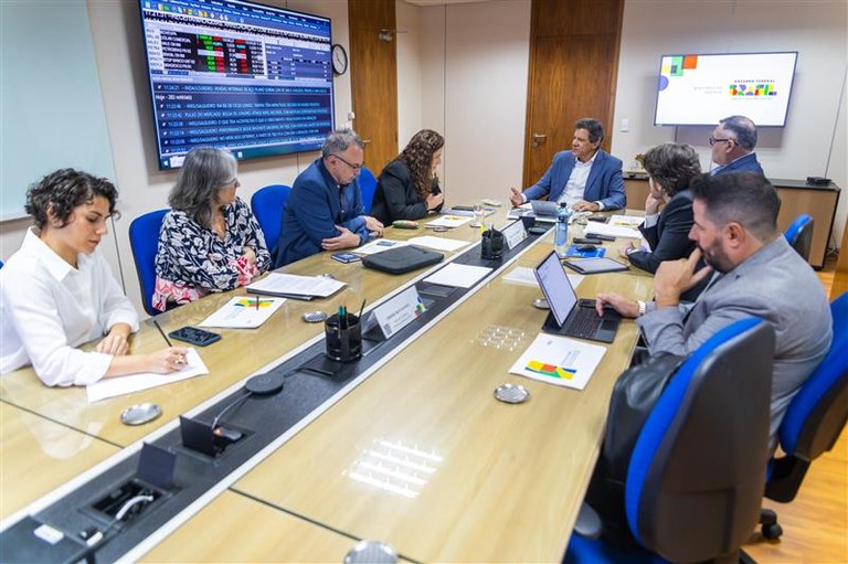 O presidente do Serpro, Alexandre Amorim, apresentou a Nuvem de Governo durante a reunião