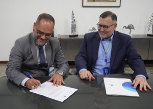 Leocadio da Assefin-Sp assina acordo de cooperacao com o Serpro.JPG