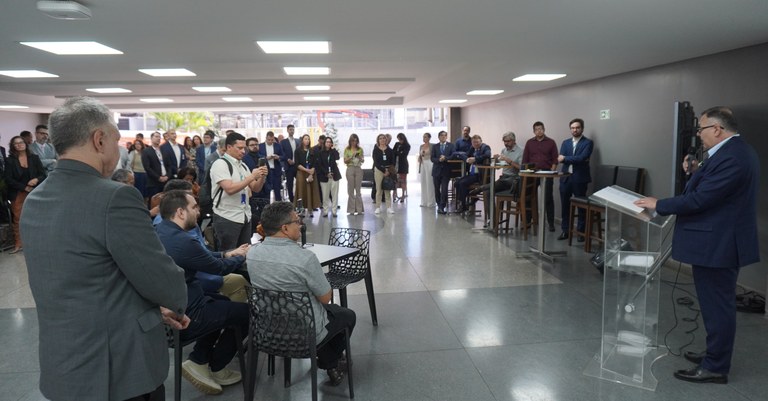 Presidente Alexandre Amorim na abertura do Encontro sobre a Nuvem de Governo com o SISP Presidente Alexandre Amorim na abertura do Encontro sobre a Nuvem de Governo com o SISP