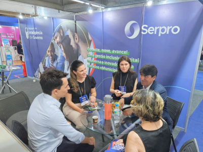 Estande do Serpro no evento