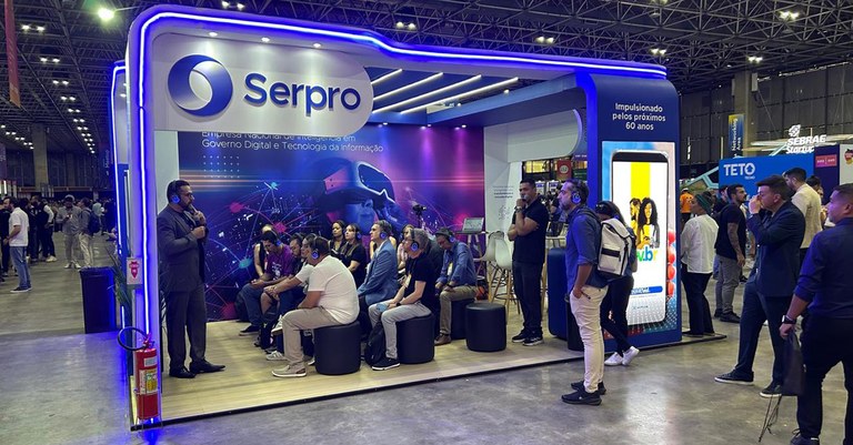 Estande do Serpro no Web Summit 2025.jpg