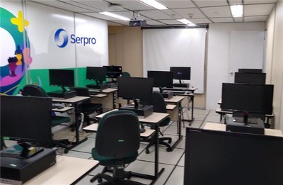 Sala de treinamento do Sitio Serpro na Regional São Paulo.jpg Sala de treinamento do Sitio Serpro na Regional São Paulo.jpg