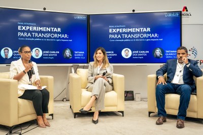 Painel realizado em Luanda