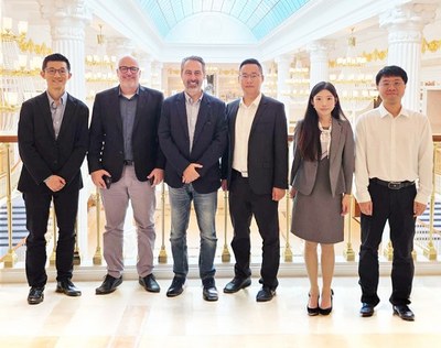 Alexandre Maimoni, diretor do Serpro, e Flávio Albuquerque, superintendente de Educação da estatal, realizaram visita técnica à Huawei University e às unidades da empresa em Shenzhen e Dongguan, na China