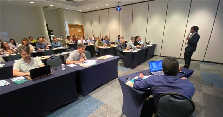 Ermes Costa, diretor de Negócios Governamentais do Serpro, durante sua apresentação no Seminário de Computação Científica da Fiocruz