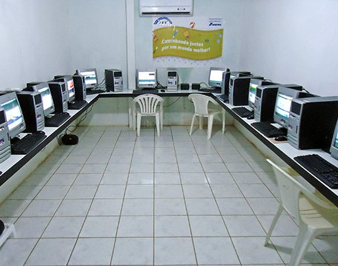 Mais de 400 famílias poderão usufruir do telecentro