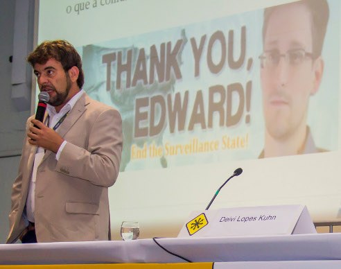 Deivi Kuhn abordou a relevância do uso de softwares auditáveis (Foto: Portal Fisl)