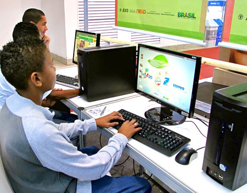 A empresa também disponibilizou equipamentos para dois telecentros montados na Rio+20 