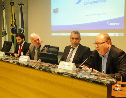 Anúncio do Fórum reuniu dirigentes do Serpro e do setor de transportes