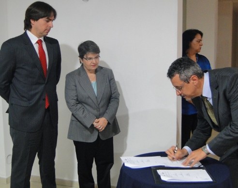 Presidente da Embrapa assina convênio com o Serpro