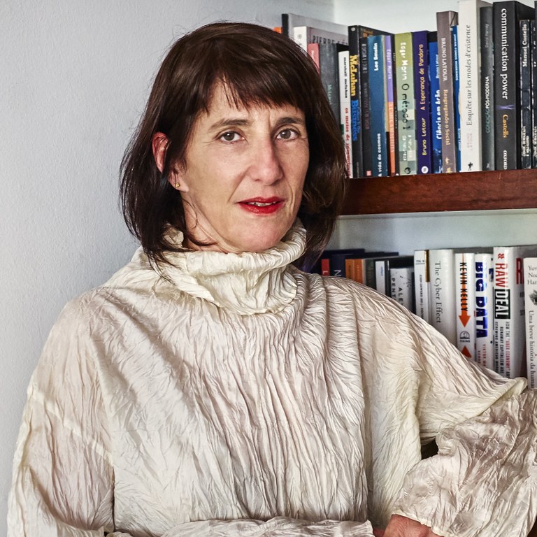 Dora Kaufman (quadrado).jpg
